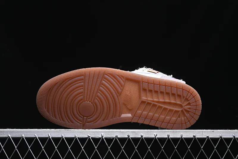 All Categories Air Jordan Jordan Series Basketball Shoes Air Jordan 1 Low Air Jordan 1 Low AJ1 Joe 1 Panda Prank Lead the Dream Lian Lizhi Mi Blue Retro Basketball Shoes FZ5046-041
